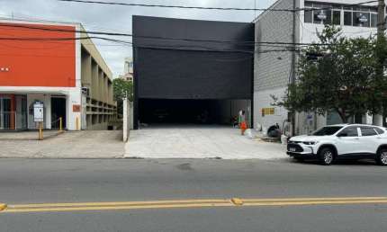 SALÃO COMERCIAL NOVO EM PONTO ESTRATÉGICO DA AVENIDA ZELINA