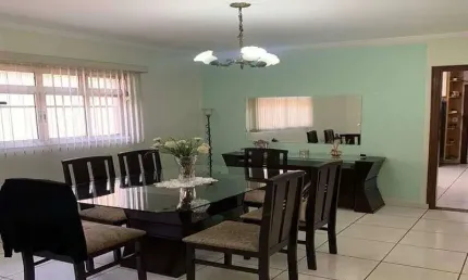 Sobrado para Venda com 3 dormitórios esquina com a Avenida Zelina