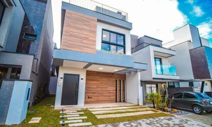 Casa nova à venda em condomínio clube no Santa Cândida