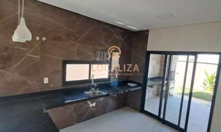 Casa Térrea/ Condomínio Malibu/ 03 Dormitórios sendo 01 suíte/ 250m² / Caçapava