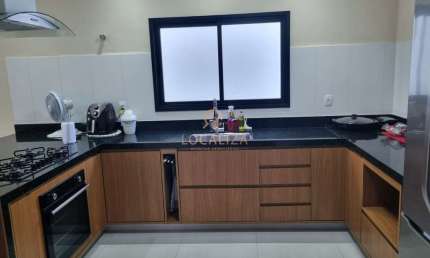 Belo sobrado / Vista Verde/03 Dormitórios com 02 suítes/ 250m²/ São José dos Campos