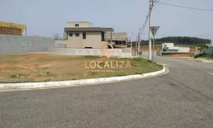 Terreno em esquina , plano, com área de 287,26 m², próximo a portaria.