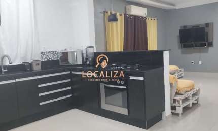 Casa com Piscina e Kitnets/ Balneário dos Golfinhos/ 08 Dormitórios/360m²/ Caraguatatuba