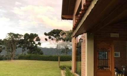 CHÁCARA DE LUXO À VENDA EM SANTO ANTÔNIO DO PINHAL - SP: 3 QUARTOS, 2 VAGAS, 200 HA. AGENDE SUA VISITA AGORA!