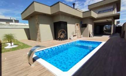 Casa / Condominio Santa Mônica /  03 Dormitórios /  01 suíte / 190m²AC / 360m²TE - Caçapava - SP.