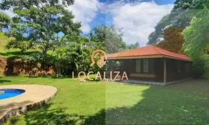 CHÁCARA DOS SONHOS: Chácara de 300m² à venda em Jacareí-SP, Jardim Colônia. Piscina, salão de festas, campo de futebol e muito mais!