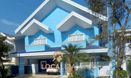 **MAGNÍFICO SOBRADO DE ALTO PADRÃO NO JARDIM ALTOS DE SANTANA II - Jacareí SP**Venha se encantar com esse imóvel de luxo, com 4 suítes, 3 salas, 2 vagas de garagem e 600,00 m² de área construída.