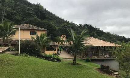 Oportunidade única: sítio à venda em Monteiro Lobato-SP, 5 quartos, 3 salas, 6 banheiros, 10 vagas de garagem, 500,00 m² de área.