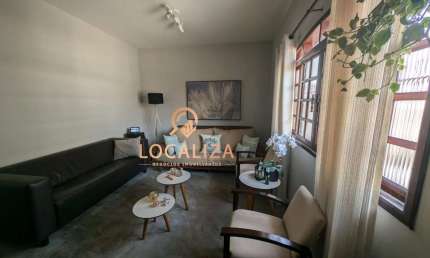 Casa / 05 dormitórios, sendo 2 suítes / Edícula / Área Gourmet / Santana / 280 m² de terreno / 230 m² de área construída / São José dos Campos