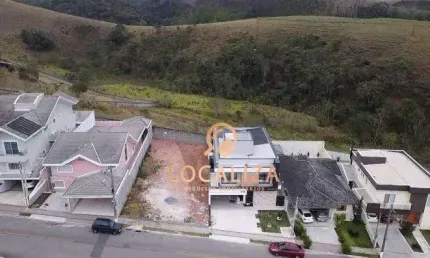 Terreno no Condomínio Residencial Mantiqueira / 360 m²/ Plano / São José dos Campos.