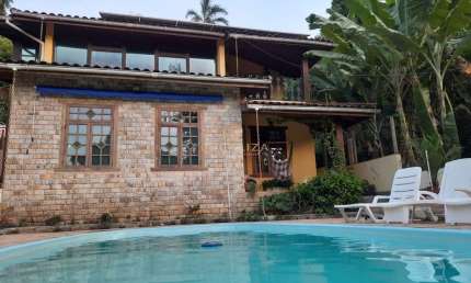 Imperdível Casa à Venda em Ilhabela-SP, Bairro Feiticeira: 3 Quartos, 1 Suíte, 3 Salas, 3 Banheiros, 3 Vagas, 245m²!