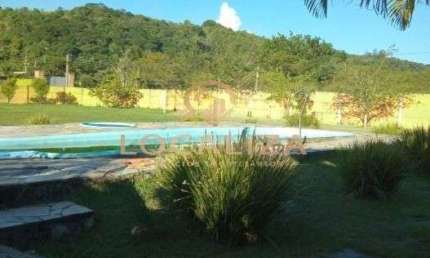 Excelente chácara com piscina / MOBILIADA / salão de jogos / 05 dormitórios com 2 suítes / 190 m² de construção / 2000 m² de terreno / Jacareí - Guara