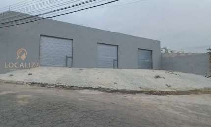 Galpão Comercial de 99m² para Locação em Jacareí-SP, Jardim Santo Antônio da Boa Vista: 1 banheiro, 2 vagas de garagem.