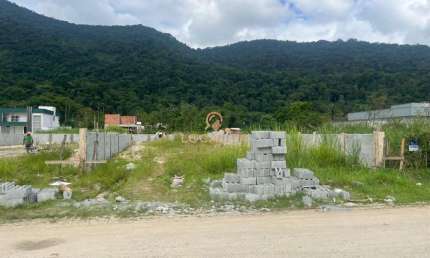 Terreno em Condomínio de Luxo à Venda em Caraguatatuba-SP, Bairro Mar Verde II - 384,00 m² de Área