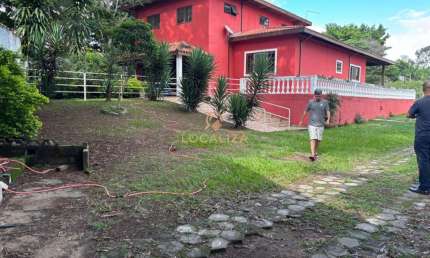 Chácara de Luxo com 4 Suítes e Área de Lazer em São José dos Campos - SP: Imperdível!