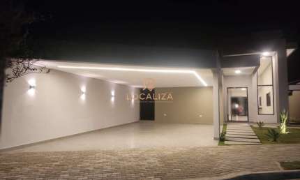 Casa de Luxo à Venda em São José dos Campos-SP: 3 quartos, 1 suíte, 3 vagas, área de 194,02m² no Condomínio Residencial Mantiqueira.