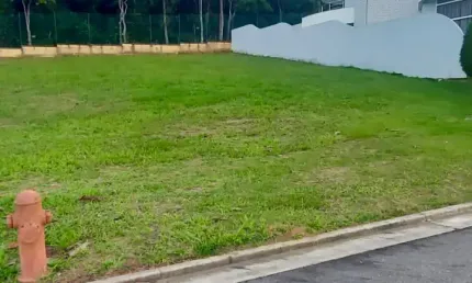 Excelente Terreno de 450m² à Venda no Condomínio Alphaville II – Rio das Ostras