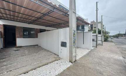 Casa com 2 quartos para alugar na Rua Affonso Baumer, 73, Costa e Silva, Joinville