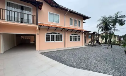 Casa com 4 quartos para alugar na Rua Macapá, 336, Floresta, Joinville