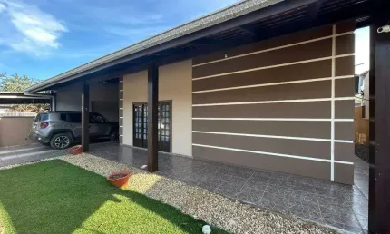 Casa com 3 quartos à venda na Rua Hertha Jahn Martin, 35, Adhemar Garcia, Joinville
