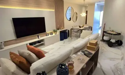 LINDA CASA EM COLINA DE LARANJEIRAS - PORTEIRA FECHADA
