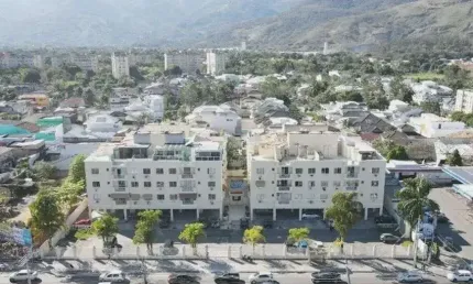 Apartamento, 2 quartos, elevador, na estrada da Cachamorra