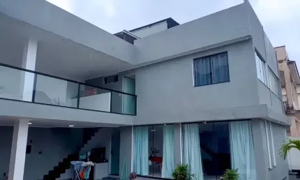 Casa com quintal, piscina,3 quartos, centro de Campo Grande