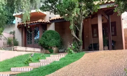 Casa de alto padrão Parque Santa Mônica à venda - Aceita permuta por apartamento.