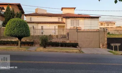 Casa com 4 dormitórios para alugar, 180 m² por R$ 12.000,00/mês - Belvedere - Belo Horizonte/MG