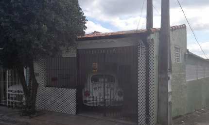 Terreno com 2 casas disponível para venda em Jacarei
