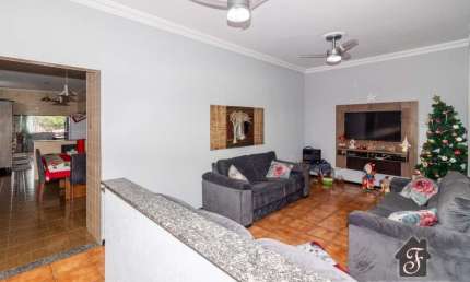 Casa com 3 quartos à venda na Rua Stênio Monteiro de Carvalho e Silva, Jardim Santa Lúcia, Campinas, 220 m2 por R$ 680.000