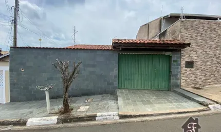 Casa com 3 quartos à venda na Rua Fioravante Moretti, Jardim Planalto, Paulínia, 180 m2 por R$ 424.000