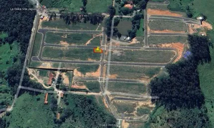 Terreno em condomínio fechado à venda no Colinas do Castelo, Jaguariúna  por R$ 297.000