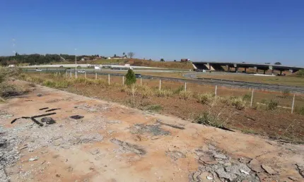 Terreno comercial à venda no Parque Residencial Vila União, Campinas  por R$ 37.000.000