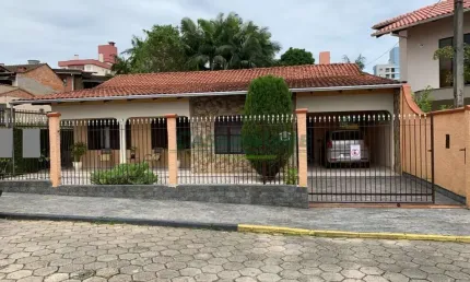 Casa com 3 quartos à venda na Escola Agrícola, Blumenau , 186 m2 por R$ 870.000