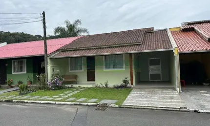 Casa com 2 quartos à venda no Velha, Blumenau , 100 m2 por R$ 425.000