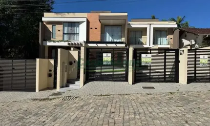 Casa com 3 quartos à venda em Água Verde, Blumenau , 143 m2 por R$ 990.000