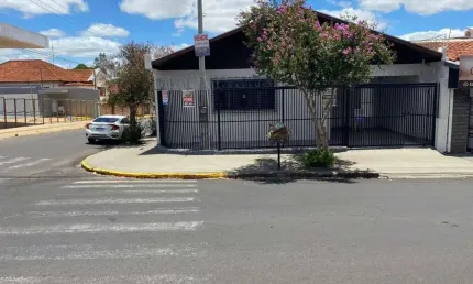 Casa para venda com 214 m² e 3 quartos em Vila Camargo, Bauru - SP