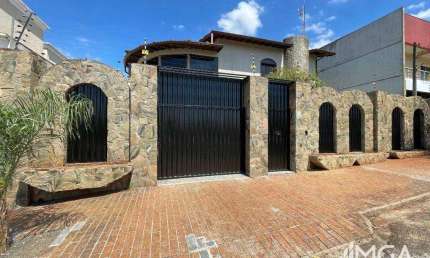 Sobrado com 5 dormitórios para alugar, 434 m² por R$ 6.000,00/mês - Beverly Falls Park - Foz do Iguaçu/PR