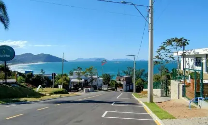 Terreno com a melhor vista mar à venda no bairro Morrinhos em Garopaba-SC