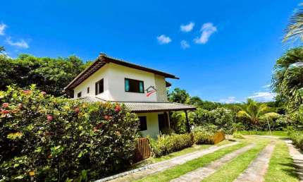 Casa à venda em Condomínio com piscina na Lagoa Aruá Praia do Forte Bahia
