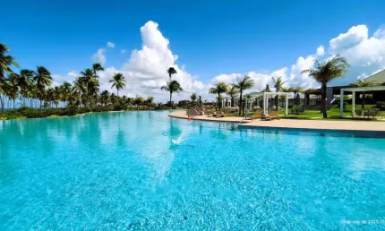 Lote em condomínio com 700m² , localizado no privilegiado bairro Praia do Forte em Mata de São João-BA