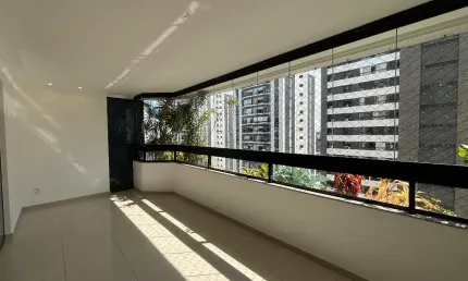 Apartamento 03 Suítes 03 garagens Soltas e Dep.Completa a Venda no Itaigara Salvador Bahia