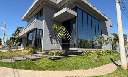 Imperdível Casa de Alto Padrão em Condomínio no Parque Residencial Damha V, São José do Rio Preto-SP: 4 quartos, 3 suítes, 3 salas, 6 banheiros, 4 vagas, 481m². Aproveite!
