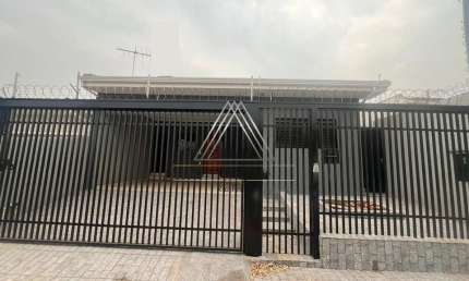 Incremente sua qualidade de vida com essa casa à venda em São José do Rio Preto-SP, Jardim América: 3 quartos, 2 suítes, 1 sala, 3 banheiros, 2 vagas, 190m².