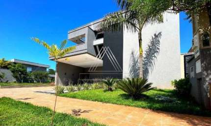 Casa de luxo em condomínio: 3 quartos, 2 suítes, 5 banheiros e 4 vagas na Residencial Figueira II, São José do Rio Preto-SP