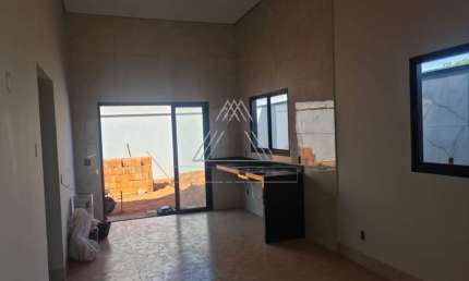 Imperdível casa à venda em Mirassol-SP: 2 quartos, 1 suíte, 1 sala, 2 banheiros, 2 vagas de garagem, 83m² de área.