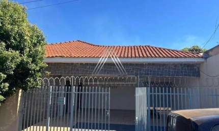 Imperdível: Casa à venda em São José do Rio Preto-SP, Jardim Nazareth! 3 quartos, 1 suíte, 1 sala, 3 banheiros, 6 vagas, 212m².