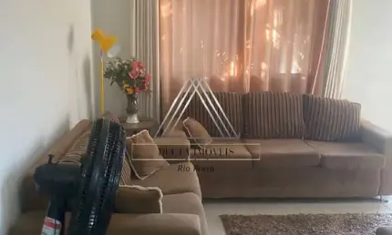 Impecável casa à venda em São José do Rio Preto-SP, no Parque Industrial: 3 quartos, 2 suítes, 1 sala, 3 banheiros, 3 vagas, 170m².