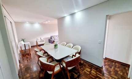 Apartamento à venda no Edifício Sumatra, 3 dormitórios sendo 1 suíte, quarto de serviço, andar alto, sacada, 1 vaga, Centro, Londrina
